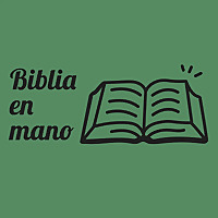 Biblia en mano