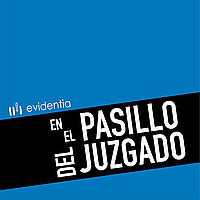En el pasillo del Juzgado