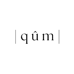 q û m