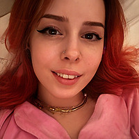kara_kiss_xo
