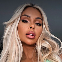 Mia