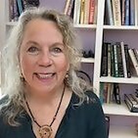 Lynn Hayes, Astrologer
