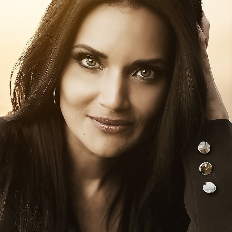 Dr. Shefali 