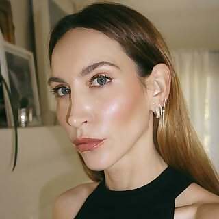 Nikki DeRoest