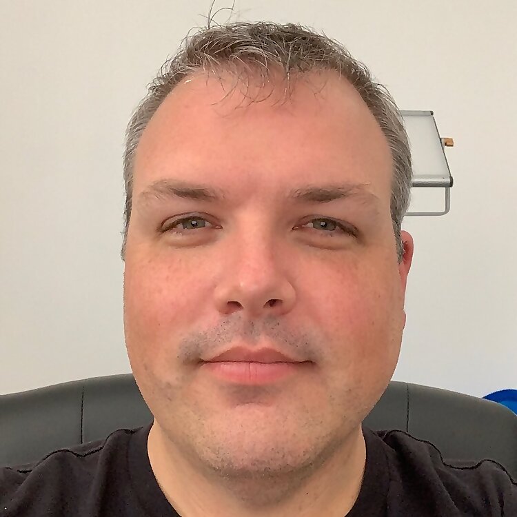 Aaron Zollo