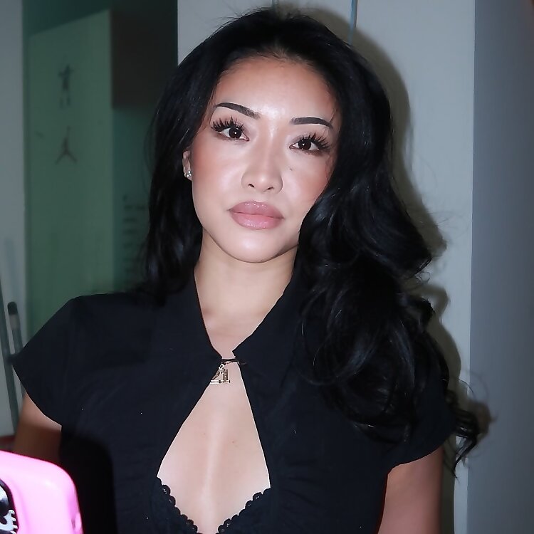 Anna Bediones