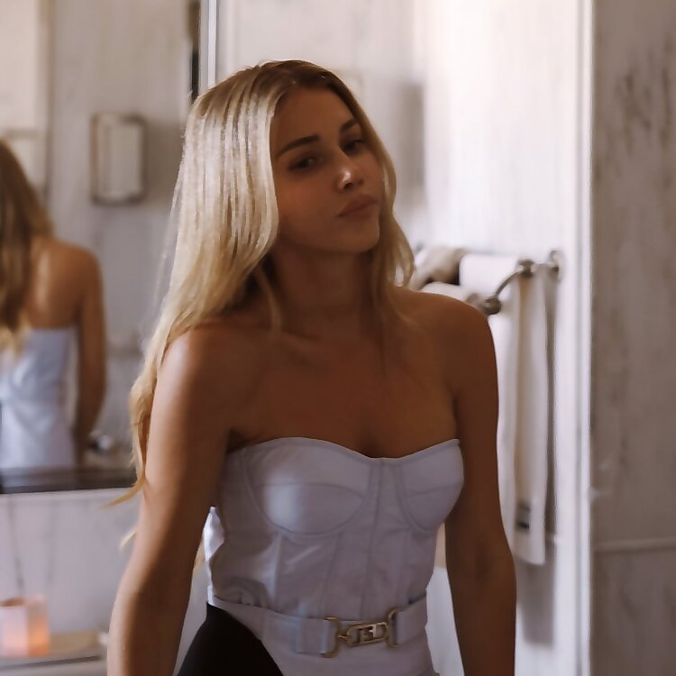 Arielle Lorre
