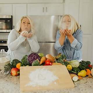 Monica & Annica
