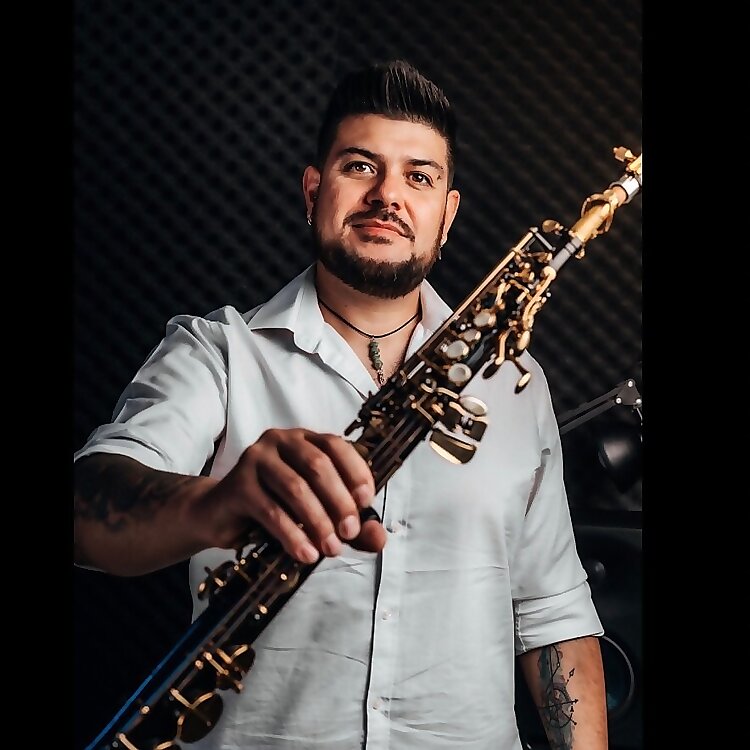 Jose Salinas Saxofonista