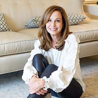 Nancy Weiss
