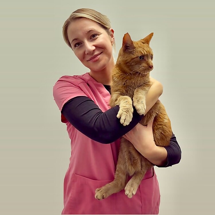 Dr. Charlotte Lloyd
