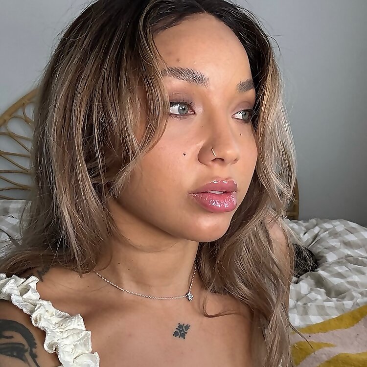 Samantha Maria
