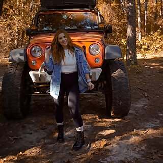 Ashley & Cheeks the Jeep