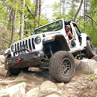Justa Jeep Girl