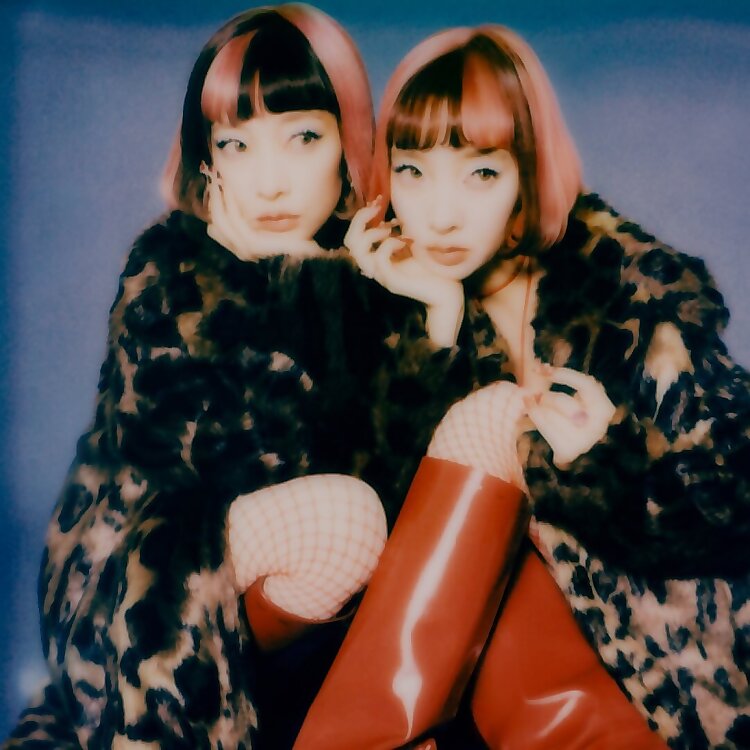 Ami & Aya