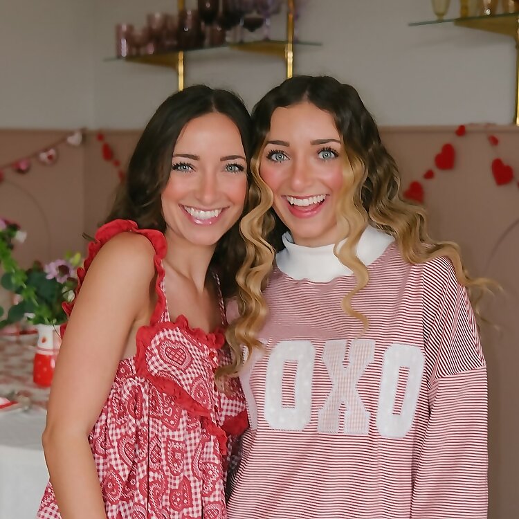 Brooklyn & Bailey McKnight