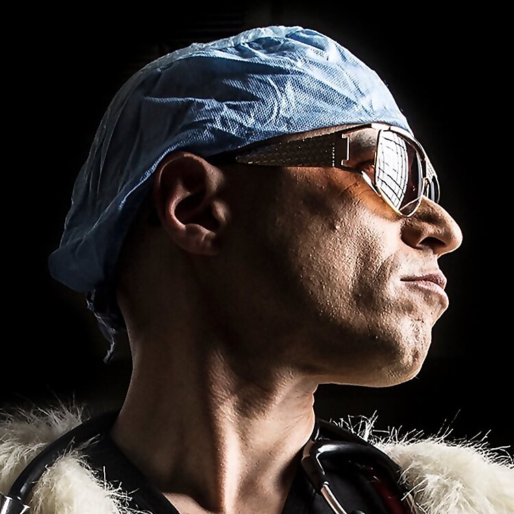 Dr. Zubin Damania