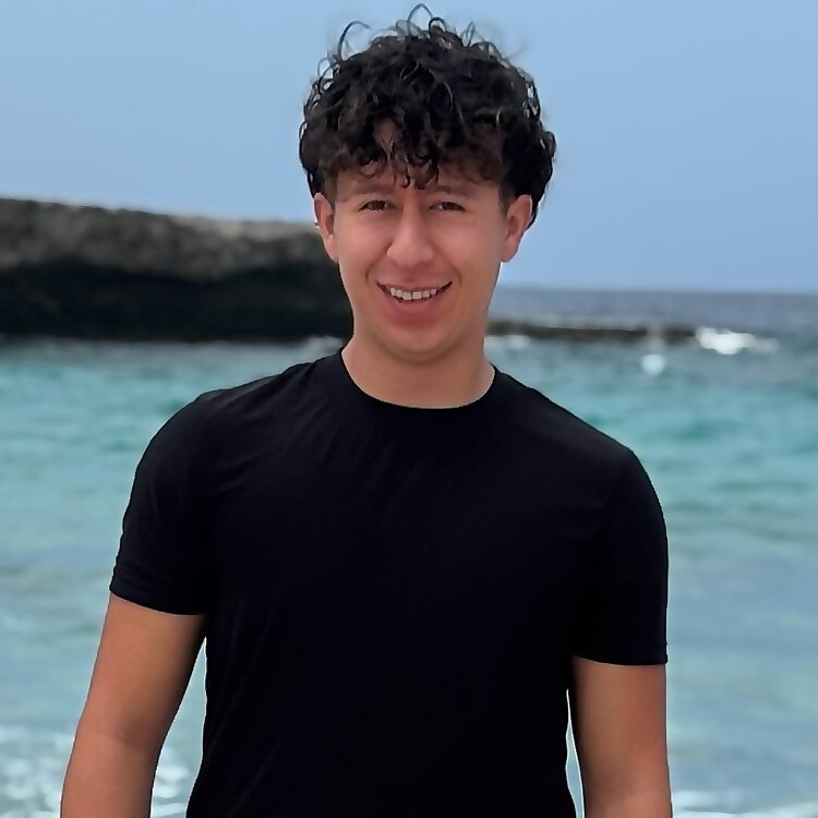 Alex Nino 