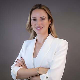 Beatriz Recari