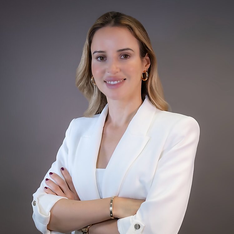 Beatriz Recari