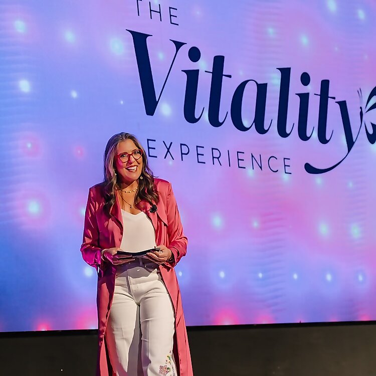 Dr. Anna Cabeca