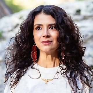 Ana Flores