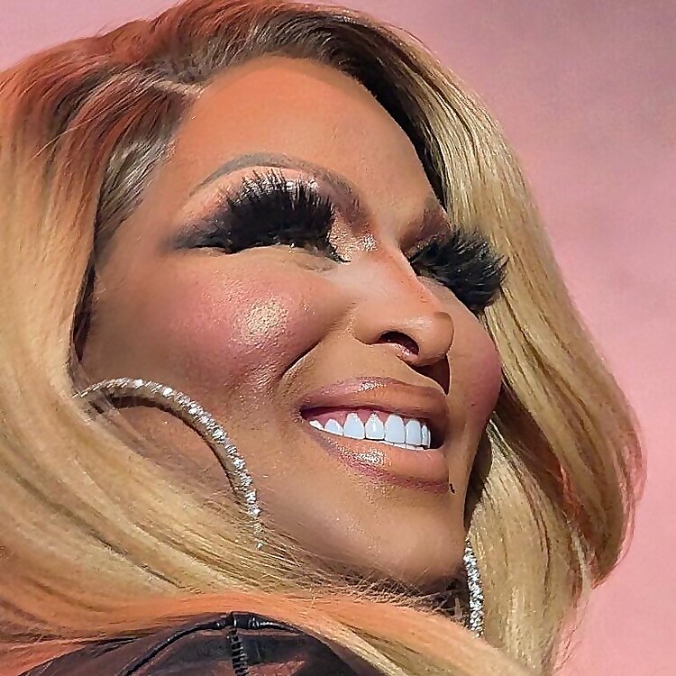 Roxxxy Andrews