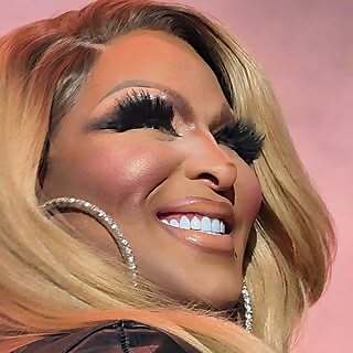 Roxxxy Andrews