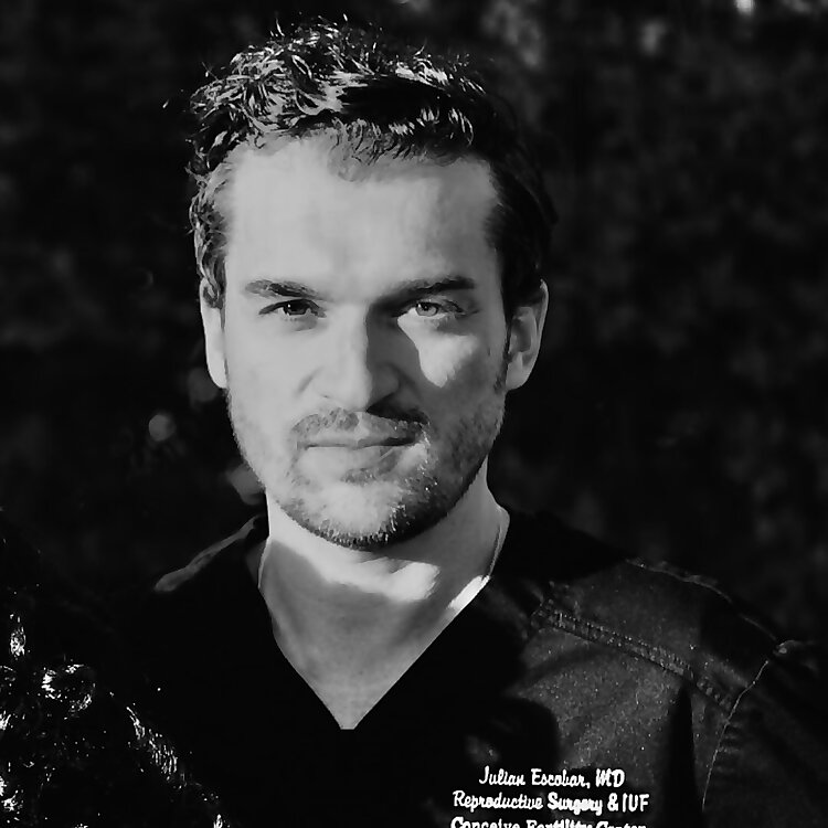 Dr Julian Escobar