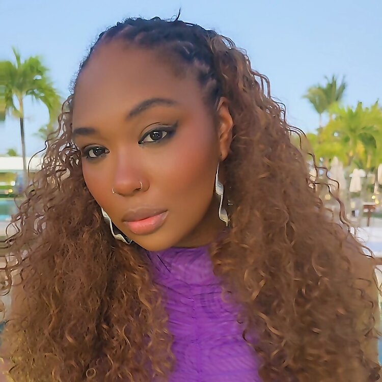 Shainna Tucker
