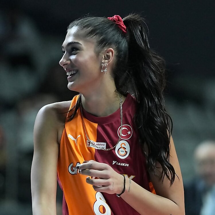 Yasemin Guveli