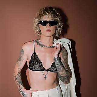 Ashlyn Harris