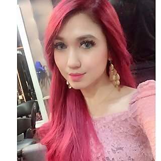 Emma Maembong