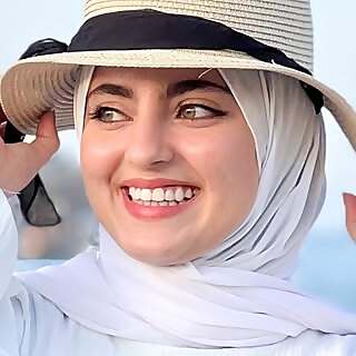 Amina Dehbi