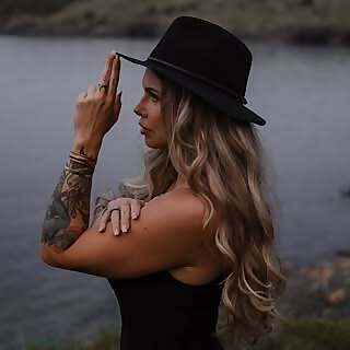 Nikki S