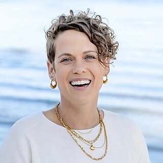Caroline Davis