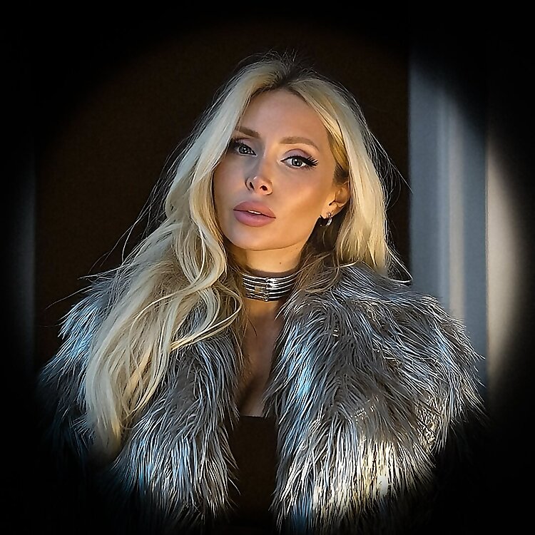 Chloe Ri