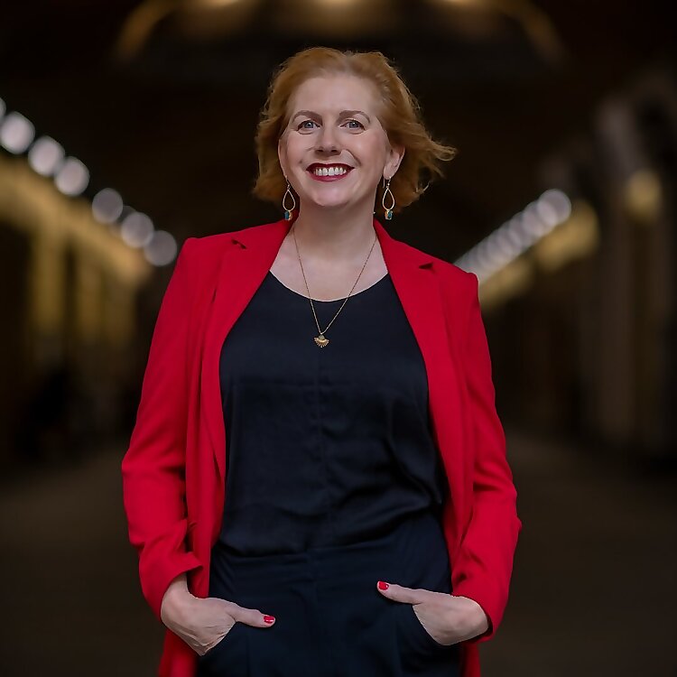 Clare Mackintosh