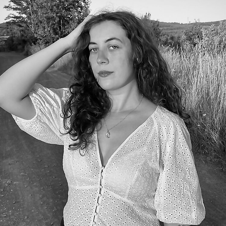 Márton-Kakasi Nóra