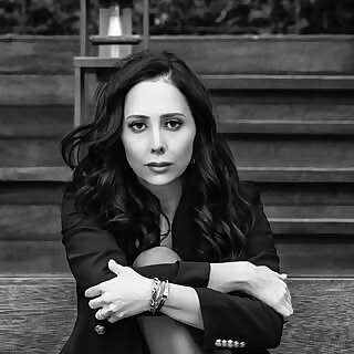 Dr. Nazanin Moali