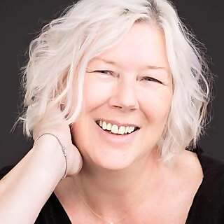 Carole Hallett Mobbs