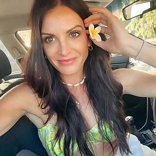 Elena Arathimos
