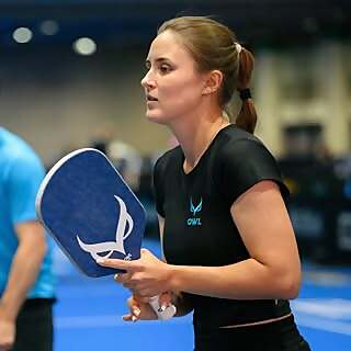 Y a n a   N e w e l l