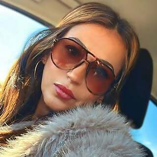 Lucy Akins