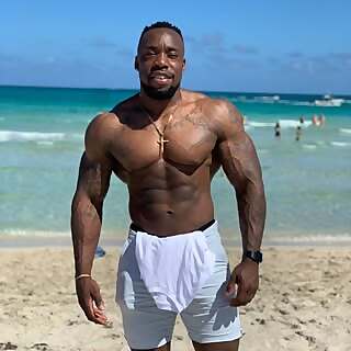 Floyd Flores 