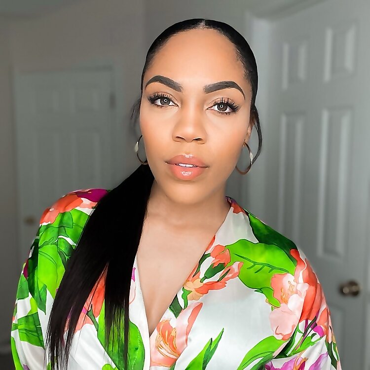 Deanna Bobbi