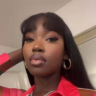 Ebony The Plug