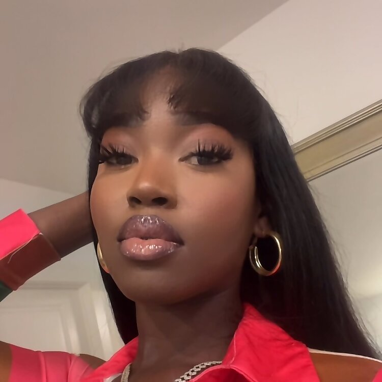 Ebony The Plug