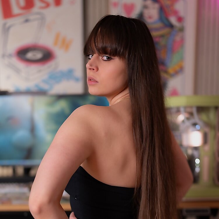 Lenka Benova 