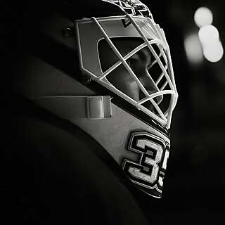 Curtis McElhinney